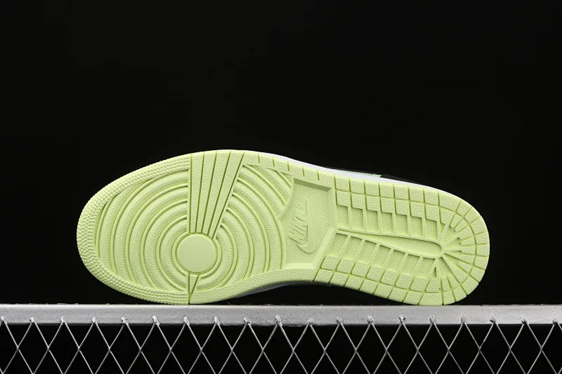 All categories Air Jordan Jordan series basketball shoes Air Jordan 1 Mid Air Jordan 1 Mid SE Barely Colt AJ1 Joe 1 Zhongbang basketball shoes CV5276-003